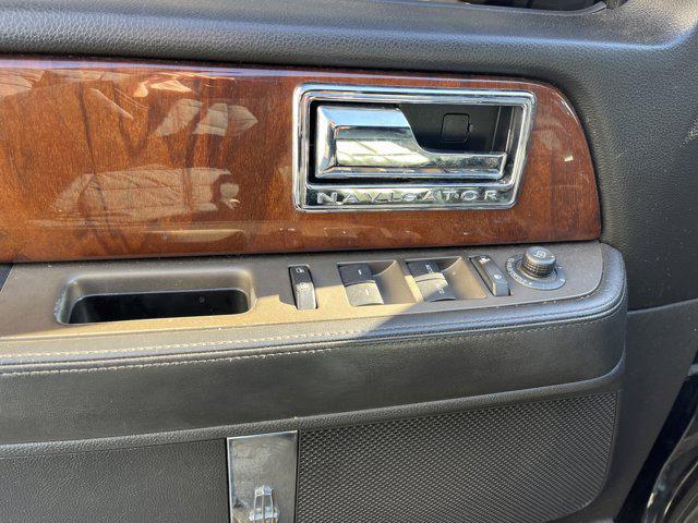 used 2013 Lincoln Navigator car, priced at $7,995