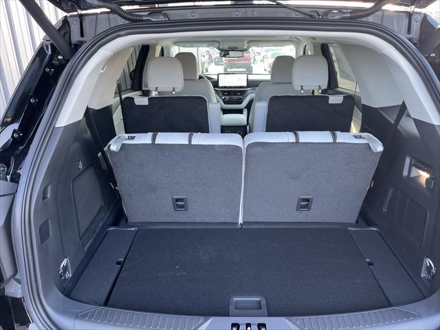 new 2025 Ford Explorer car, priced at $55,168