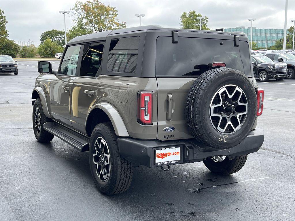 new 2025 Ford Bronco car, priced at $48,052