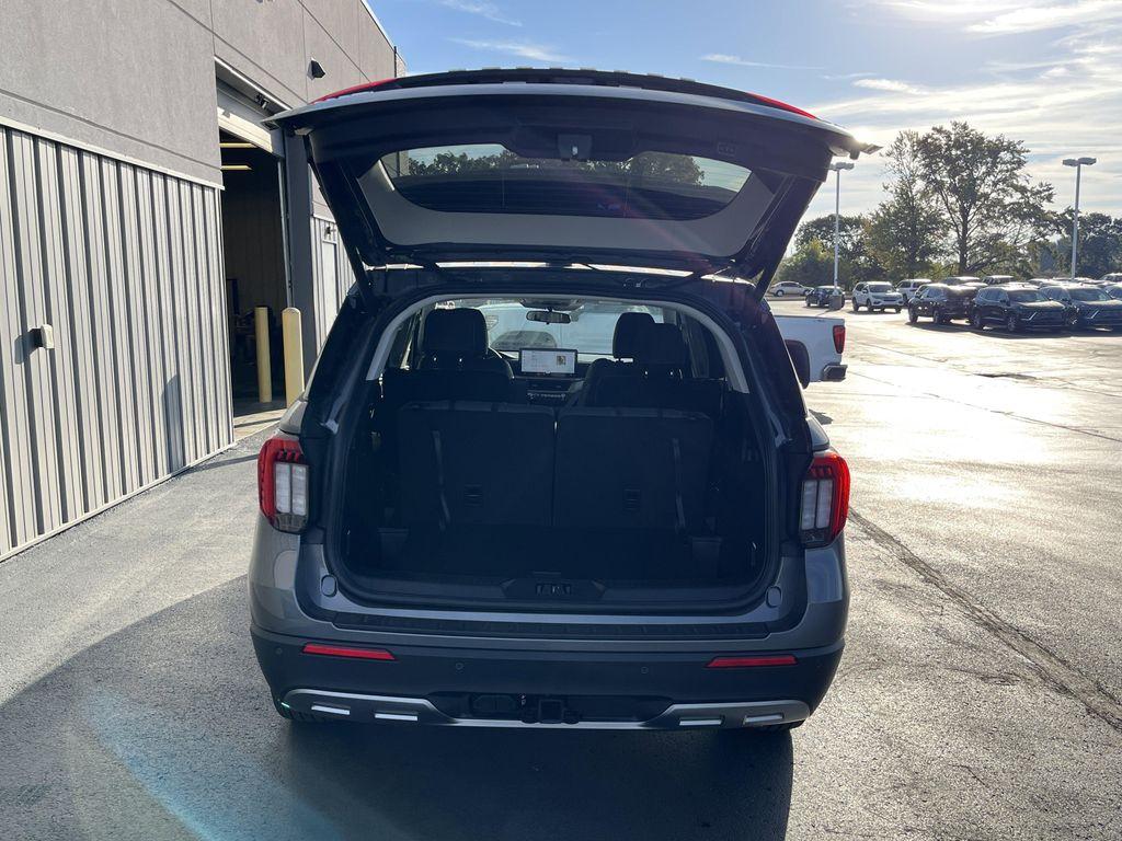 new 2025 Ford Explorer car, priced at $44,223