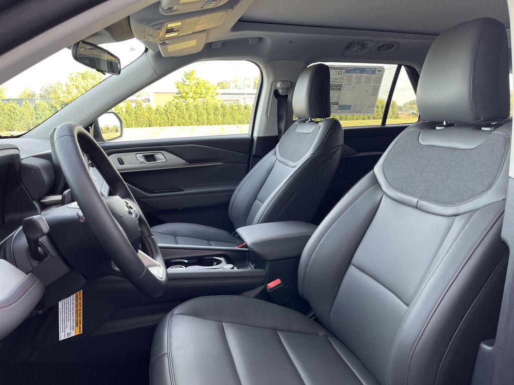 new 2025 Ford Explorer car, priced at $44,223