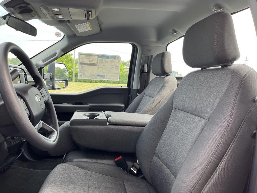 new 2025 Ford F-350 car, priced at $52,074