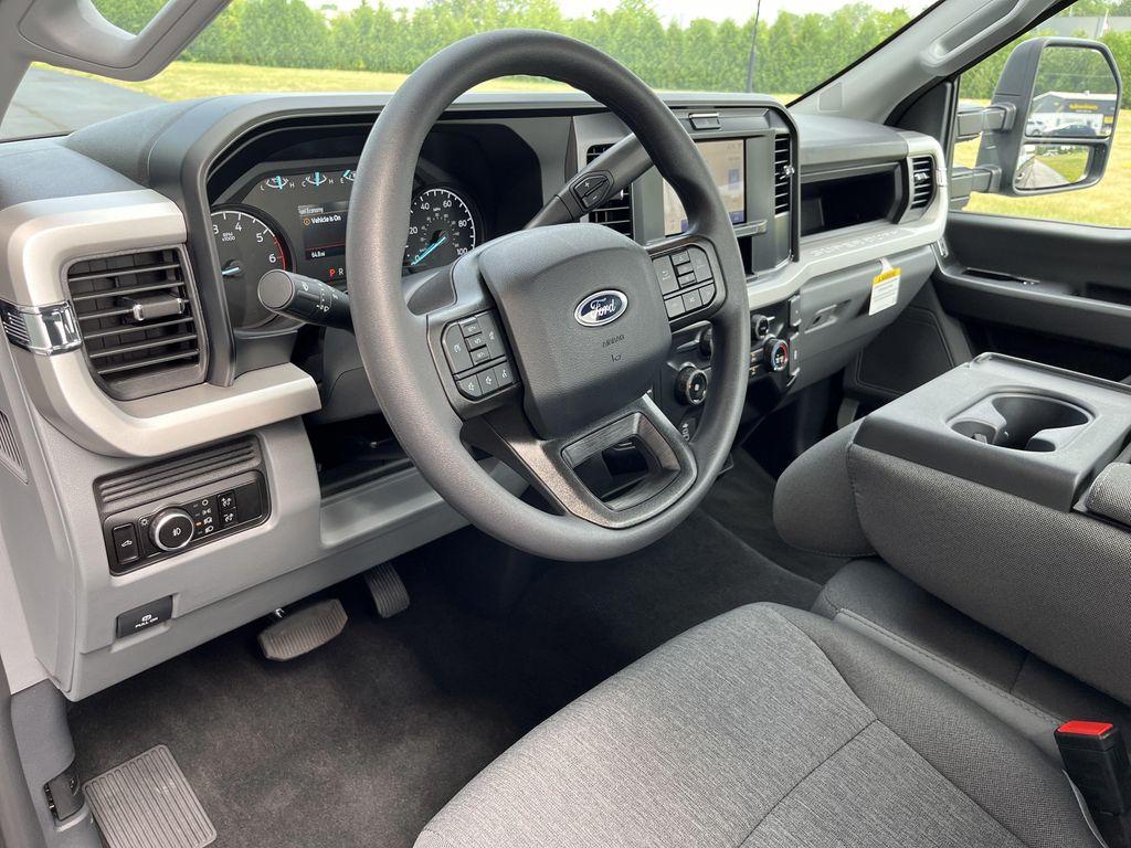 new 2025 Ford F-350 car, priced at $52,074