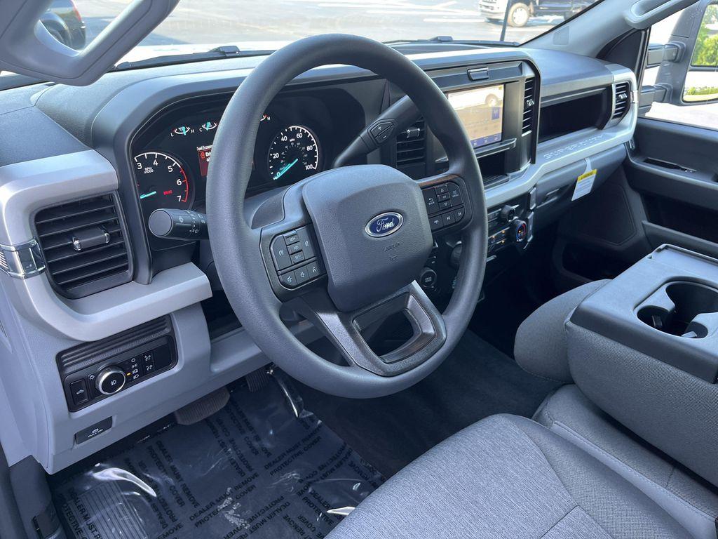 new 2025 Ford F-350 car, priced at $52,600