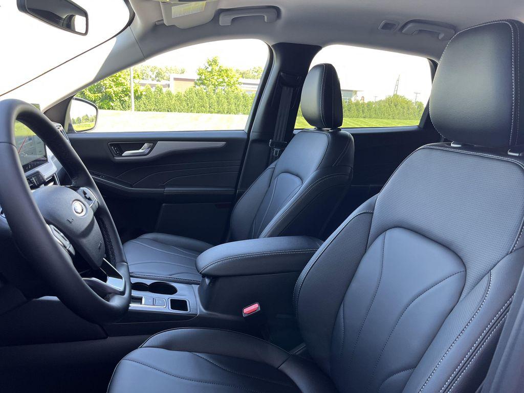 new 2025 Ford Escape PHEV car, priced at $33,227