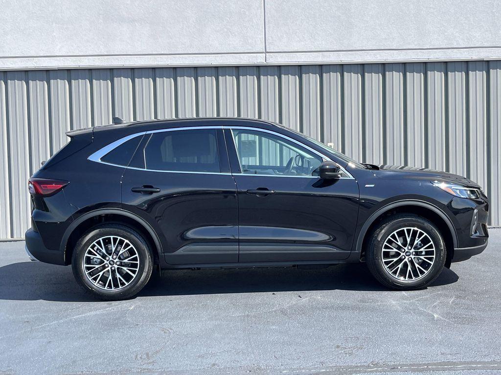 new 2025 Ford Escape PHEV car, priced at $33,227
