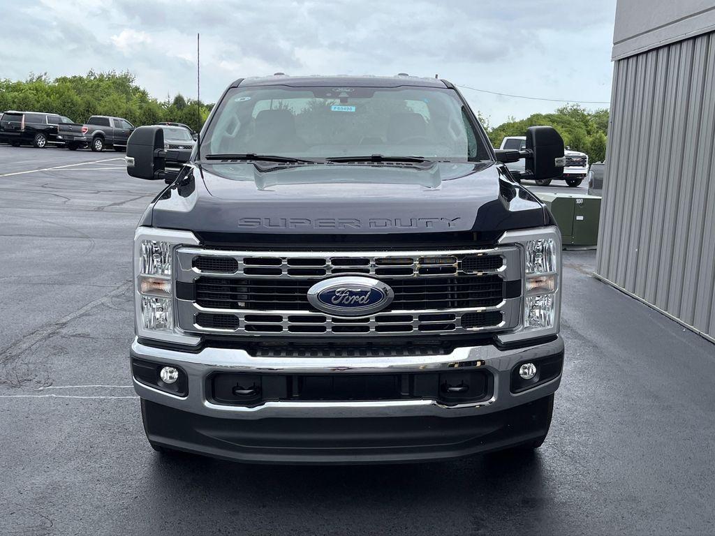 new 2025 Ford F-250 car, priced at $55,917