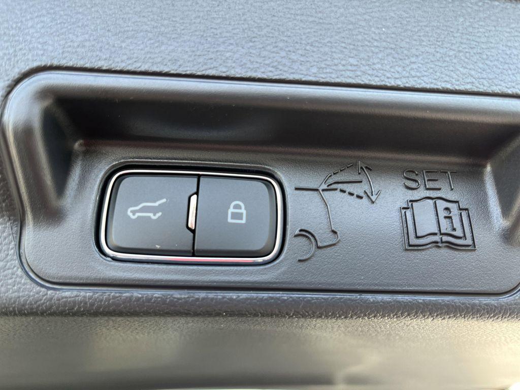 new 2025 Ford Explorer car, priced at $45,266