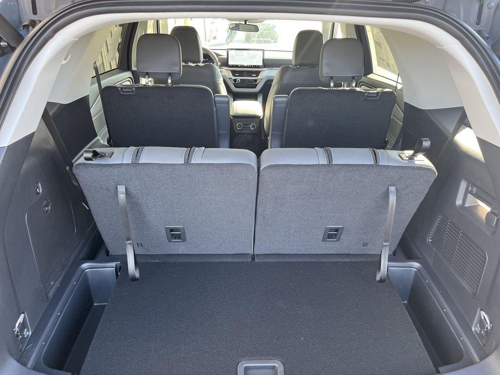 new 2025 Ford Explorer car, priced at $46,238
