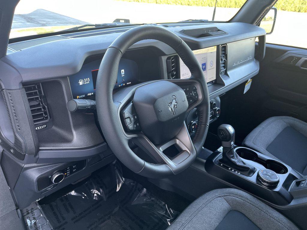 new 2025 Ford Bronco car, priced at $44,563