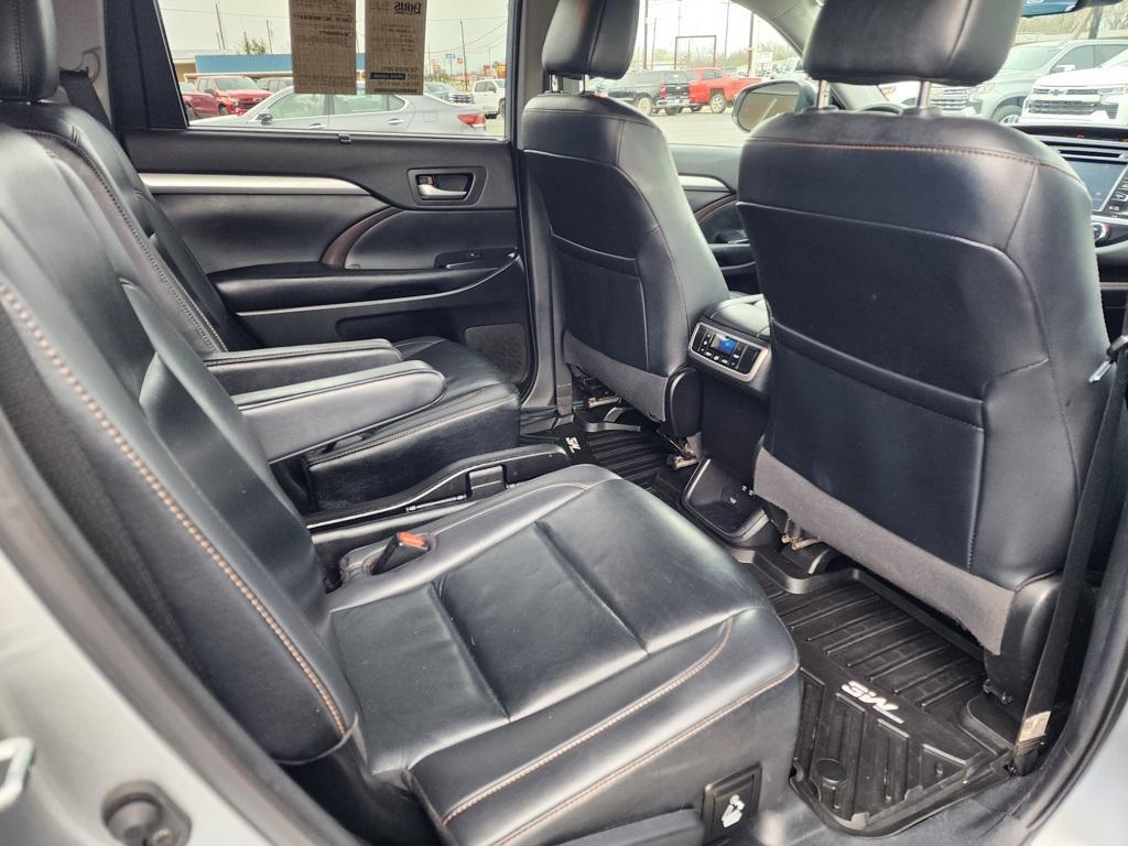 used 2019 Toyota Highlander car, priced at $24,634