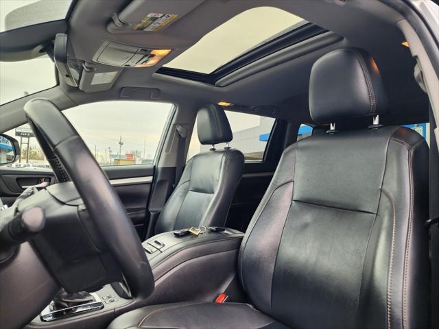 used 2019 Toyota Highlander car, priced at $29,007