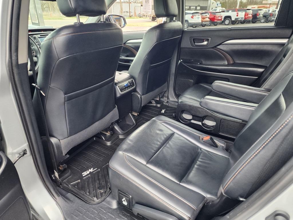 used 2019 Toyota Highlander car, priced at $24,634