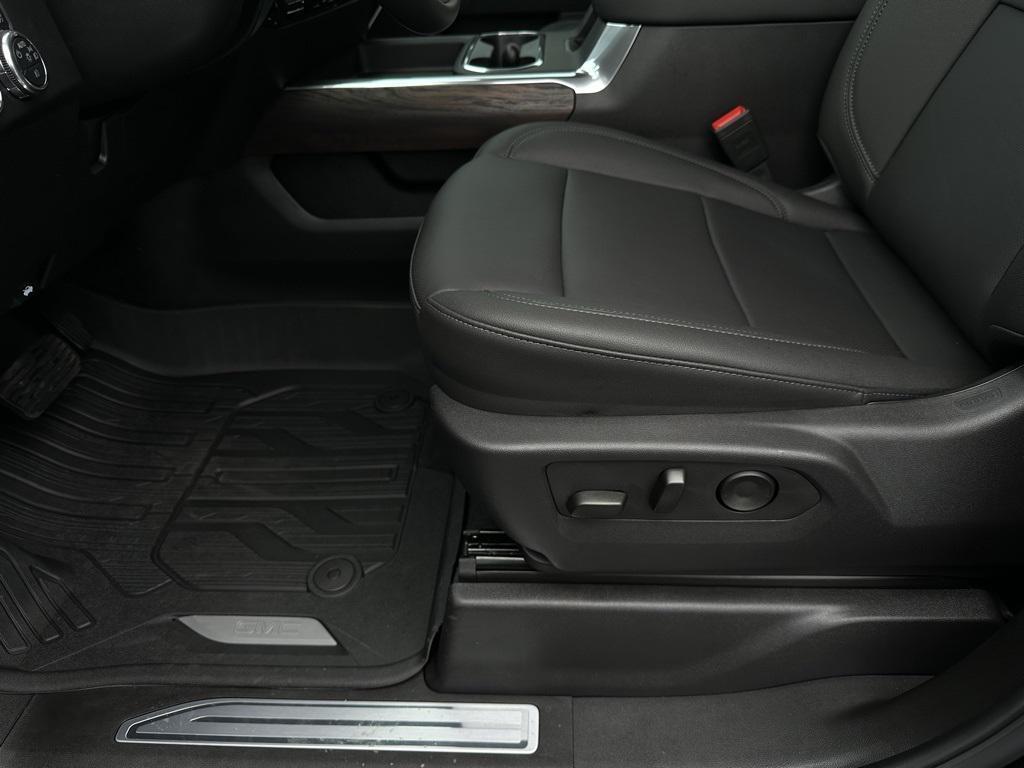 new 2025 GMC Sierra 2500 car, priced at $74,100