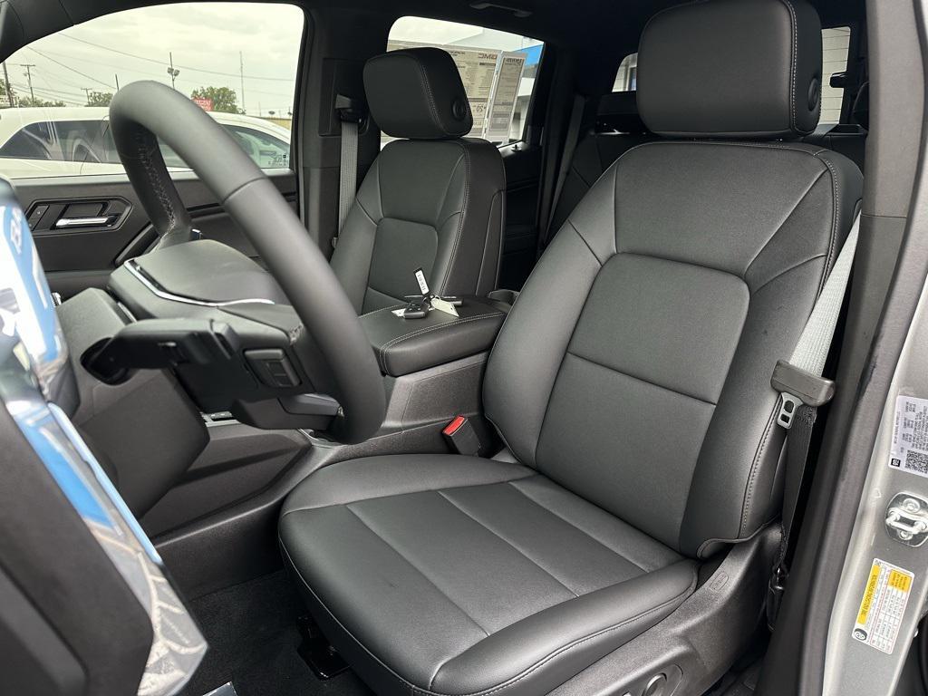 new 2026 GMC Canyon car, priced at $43,418