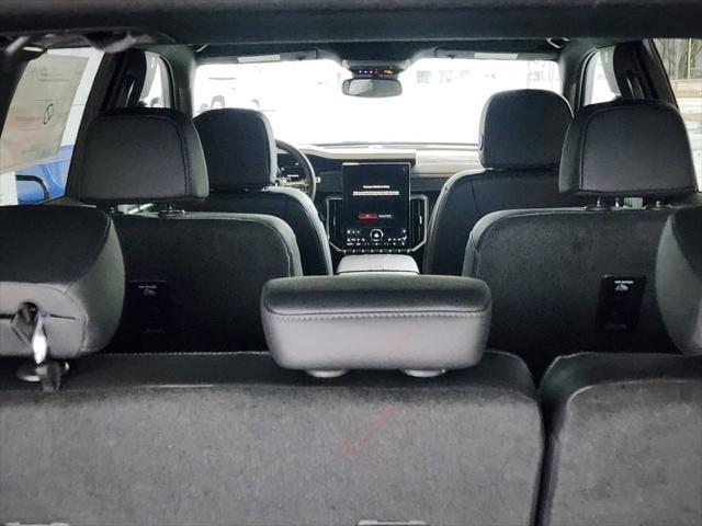 new 2025 GMC Acadia car, priced at $44,114