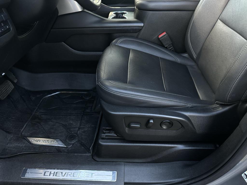 used 2022 Chevrolet Suburban car, priced at $46,325