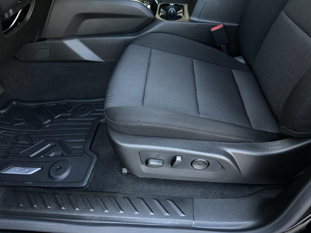 new 2026 Chevrolet Colorado car, priced at $33,150