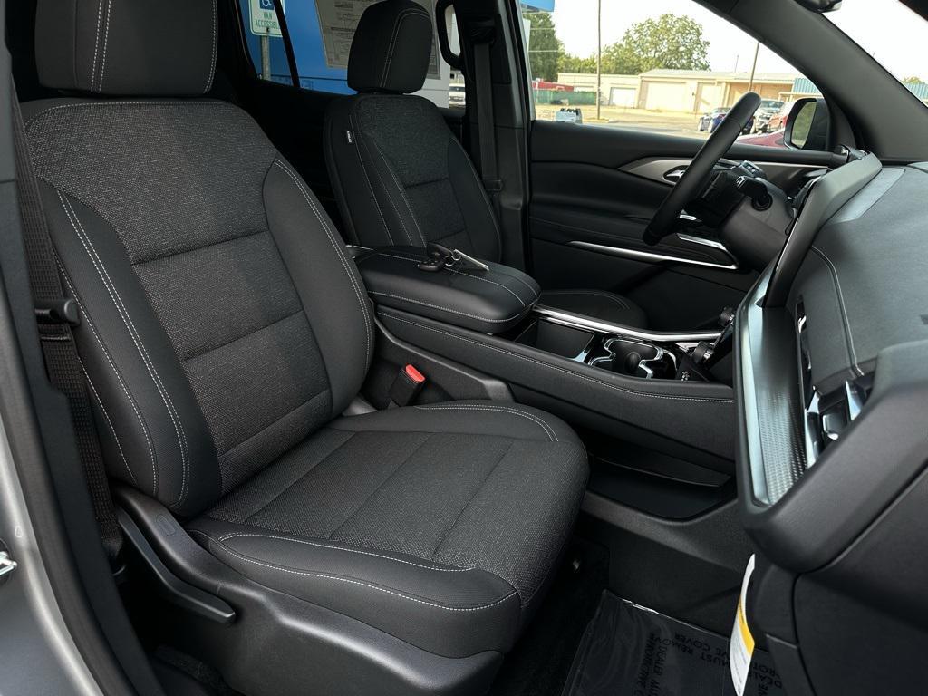 new 2026 Chevrolet Traverse car, priced at $40,568