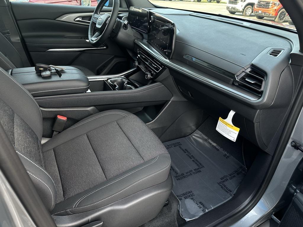 new 2026 Chevrolet Traverse car, priced at $40,568