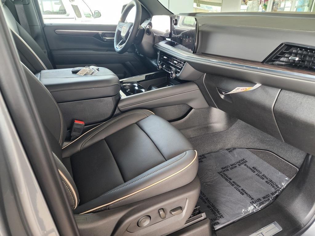 new 2025 Chevrolet Suburban car, priced at $73,107