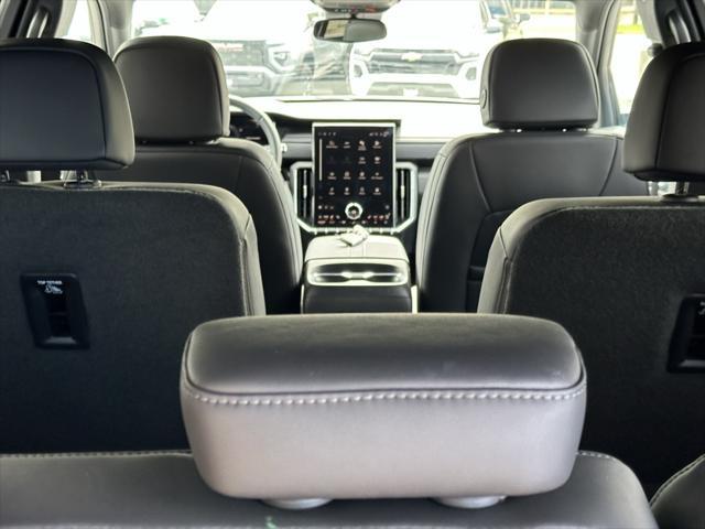 new 2025 GMC Acadia car, priced at $46,257