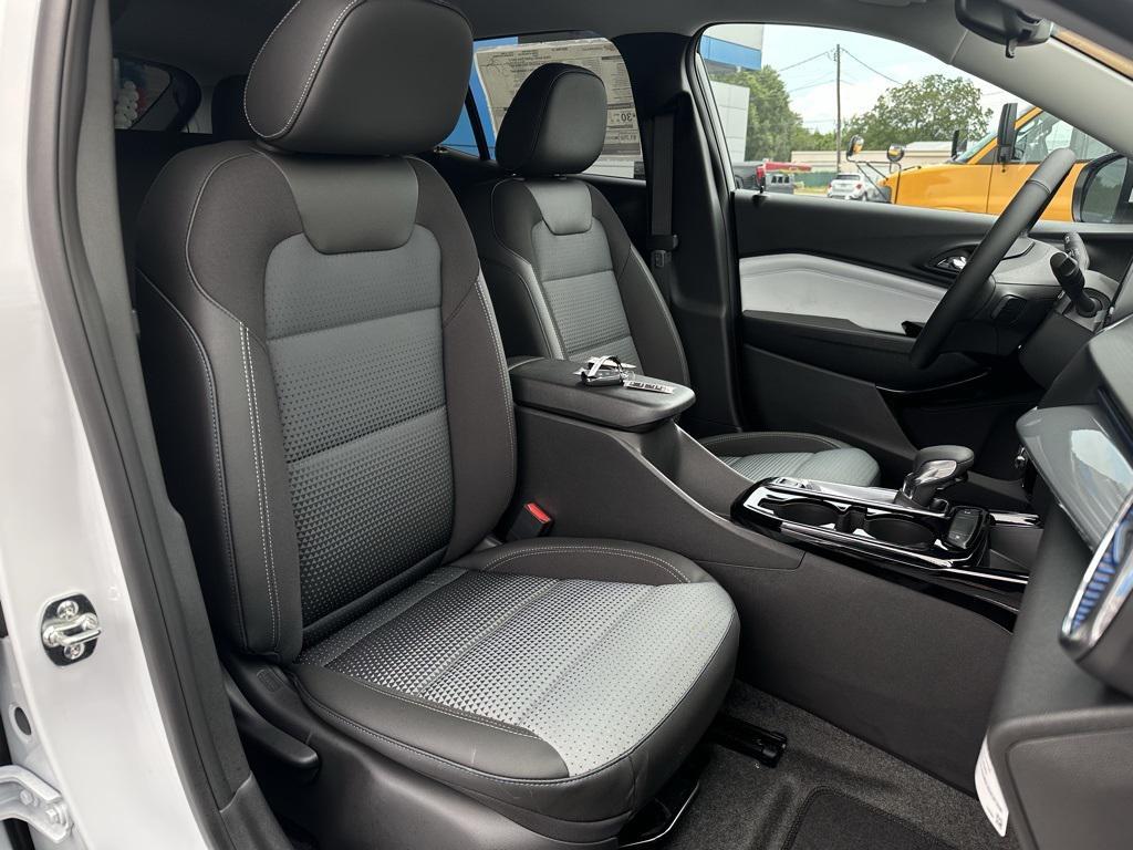 new 2025 Chevrolet Trax car, priced at $24,343