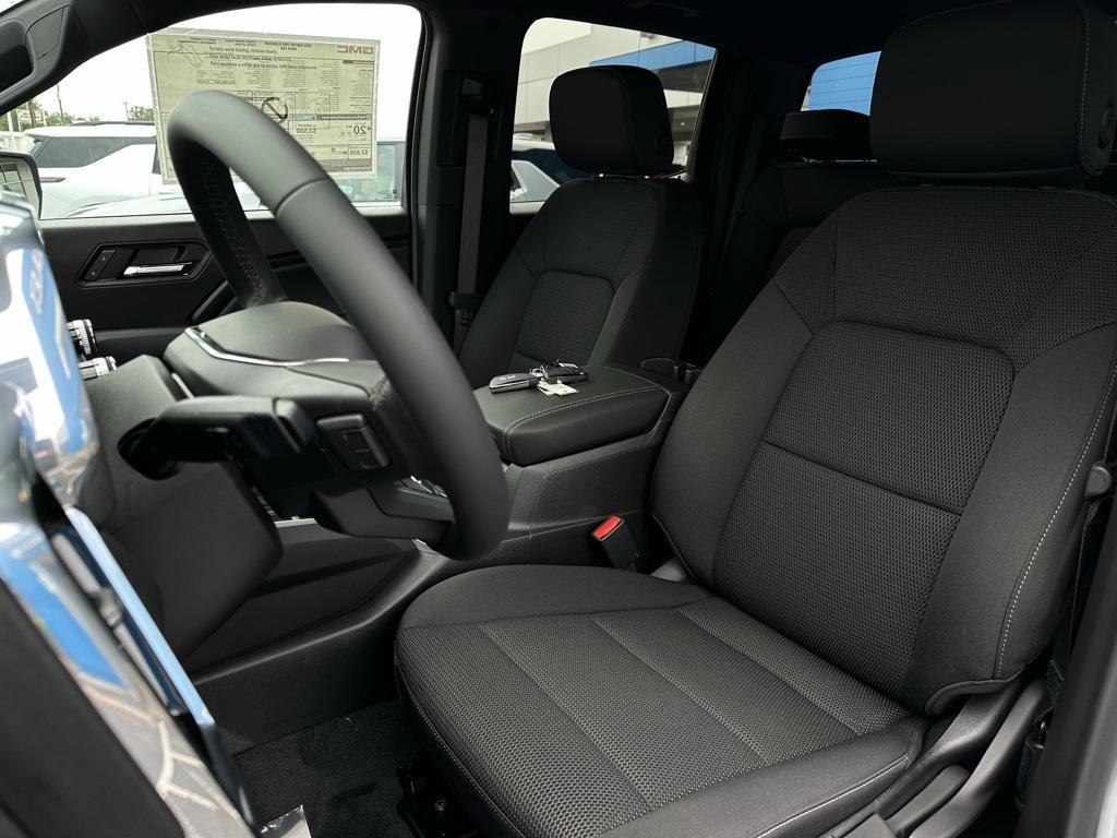 new 2025 GMC Canyon car, priced at $37,393