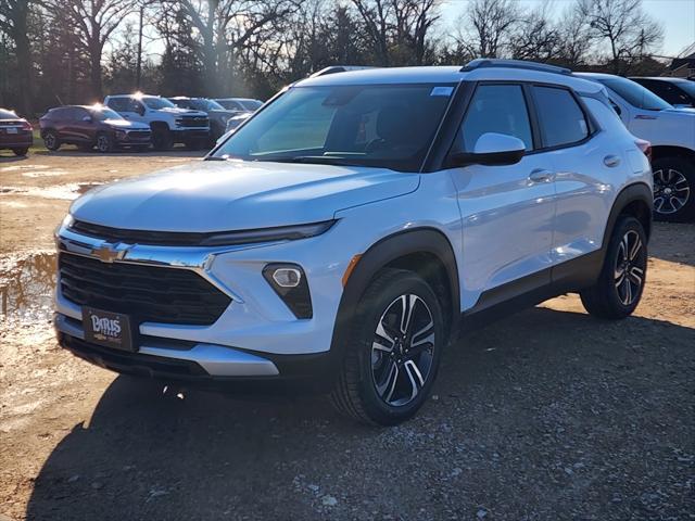 new 2025 Chevrolet TrailBlazer car, priced at $28,251