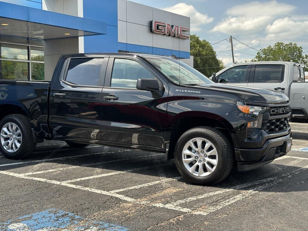 new 2025 Chevrolet Silverado 1500 car, priced at $43,644