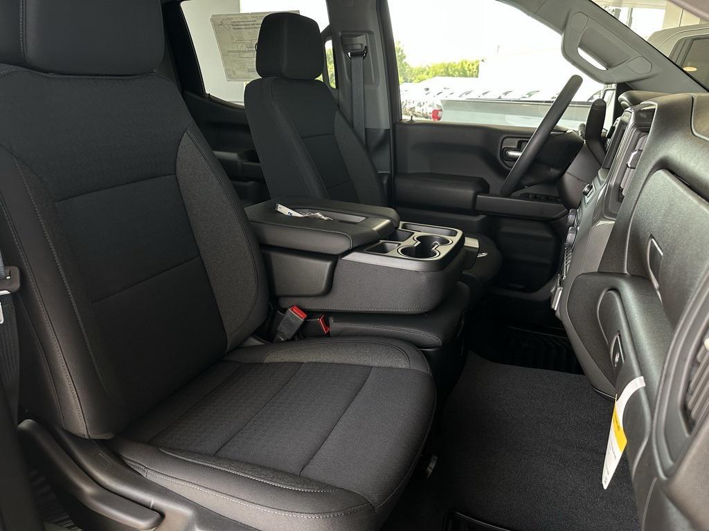 new 2025 Chevrolet Silverado 1500 car, priced at $43,644