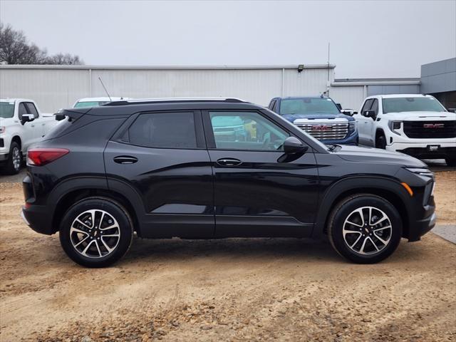 new 2025 Chevrolet TrailBlazer car, priced at $27,341