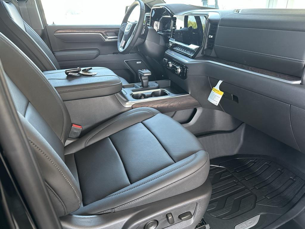 new 2025 GMC Sierra 1500 car, priced at $54,901