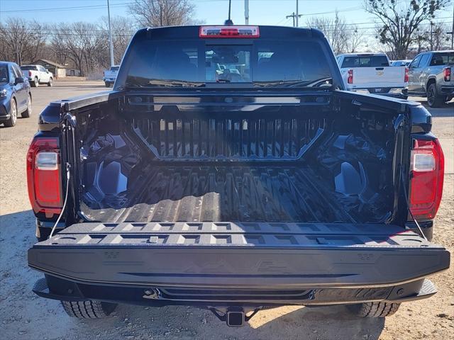 new 2025 GMC Canyon car, priced at $38,998