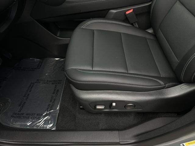 new 2025 Chevrolet Traverse car, priced at $43,695