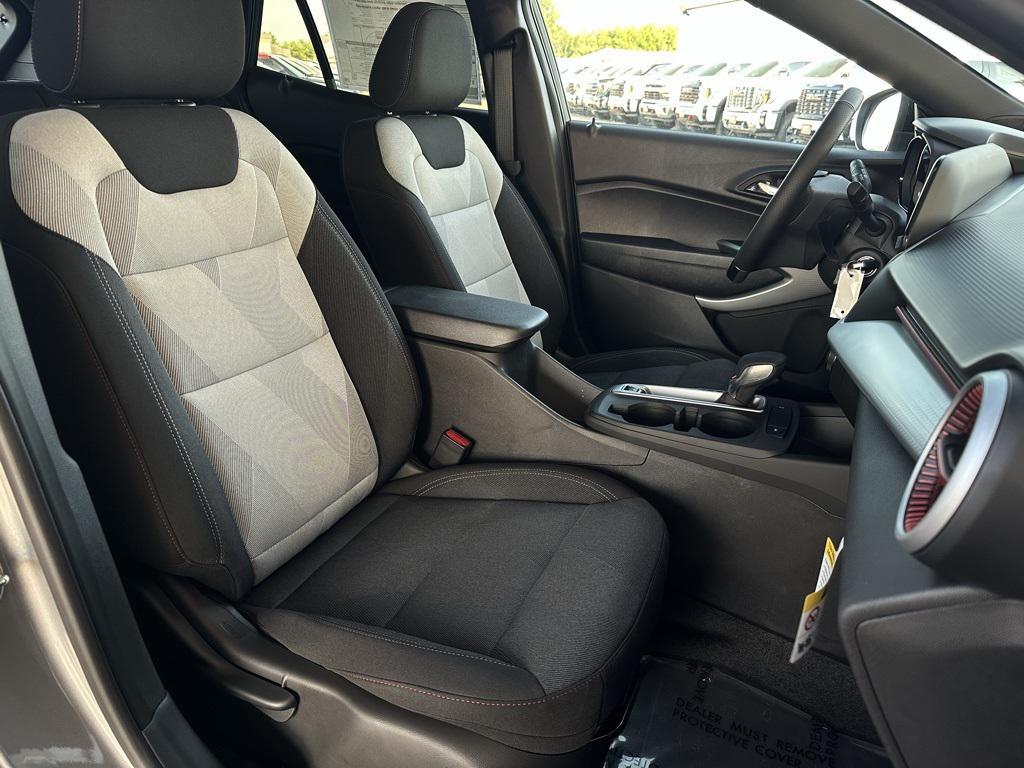 new 2025 Chevrolet Trax car, priced at $23,487
