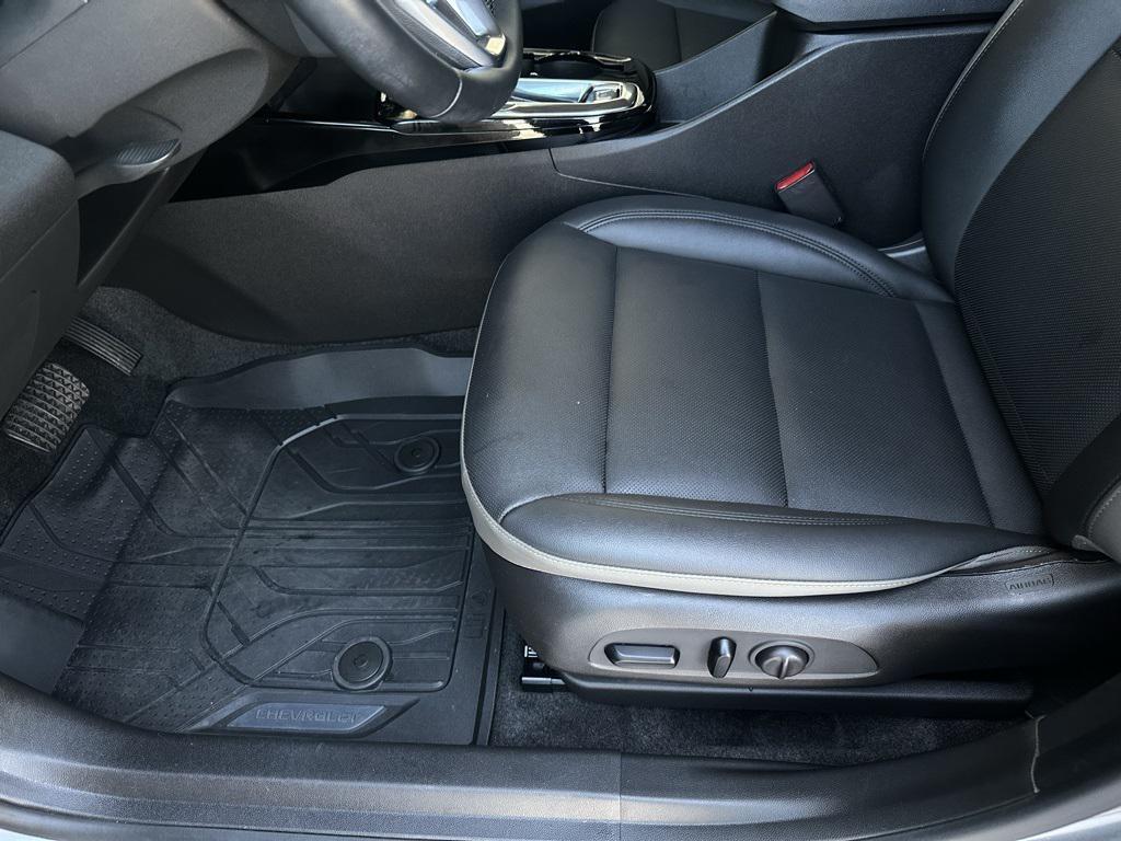 used 2024 Chevrolet Trax car, priced at $25,897