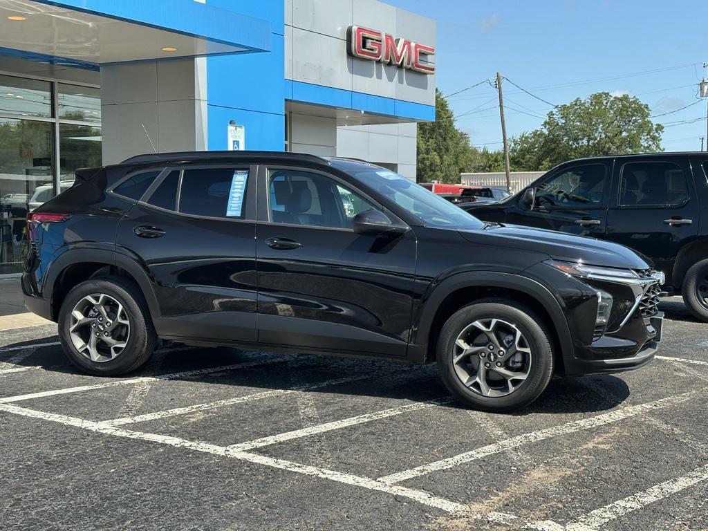 used 2025 Chevrolet Trax car, priced at $23,581
