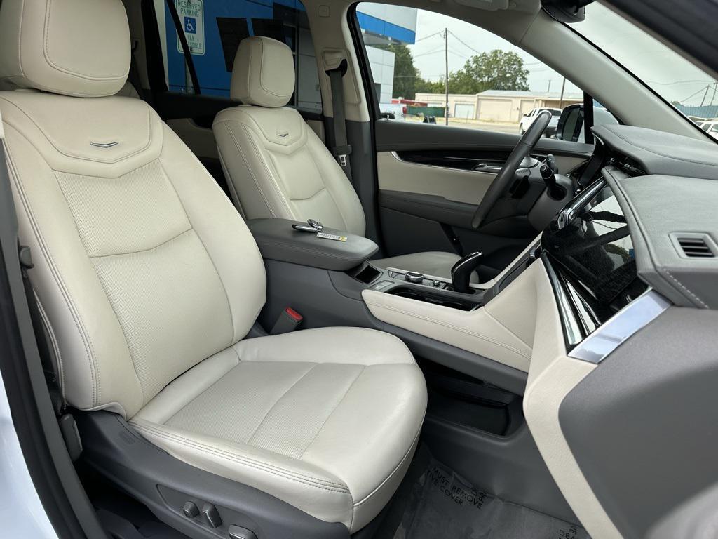 used 2021 Cadillac XT6 car, priced at $29,385