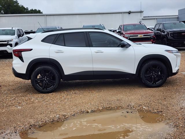 new 2025 Chevrolet Trax car, priced at $27,335