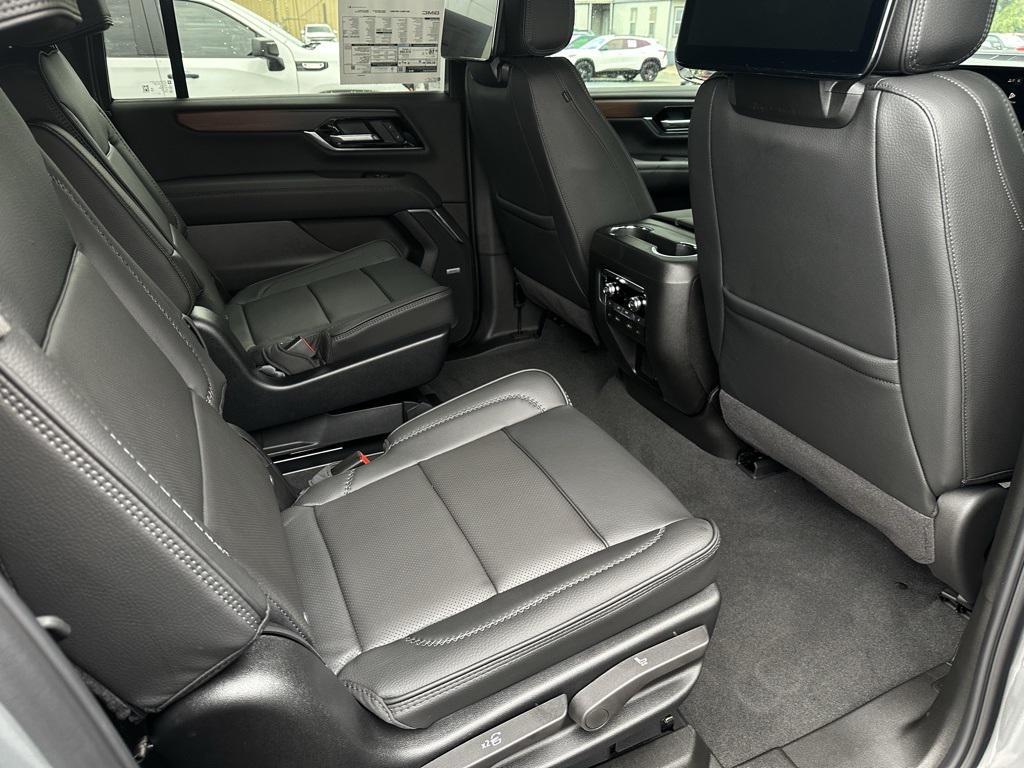 new 2025 GMC Yukon XL car, priced at $98,670