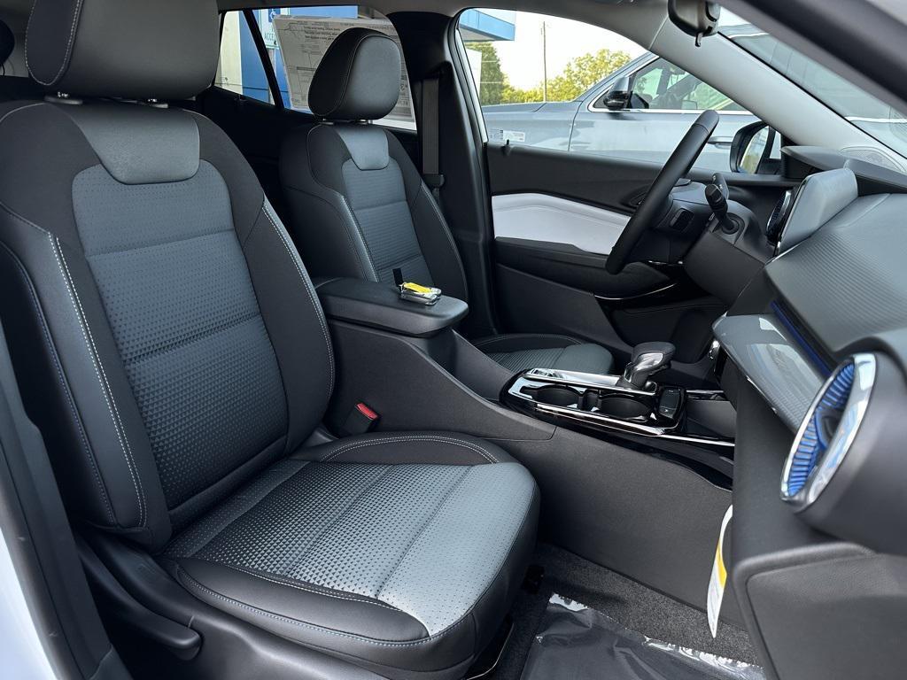 new 2025 Chevrolet Trax car, priced at $24,690