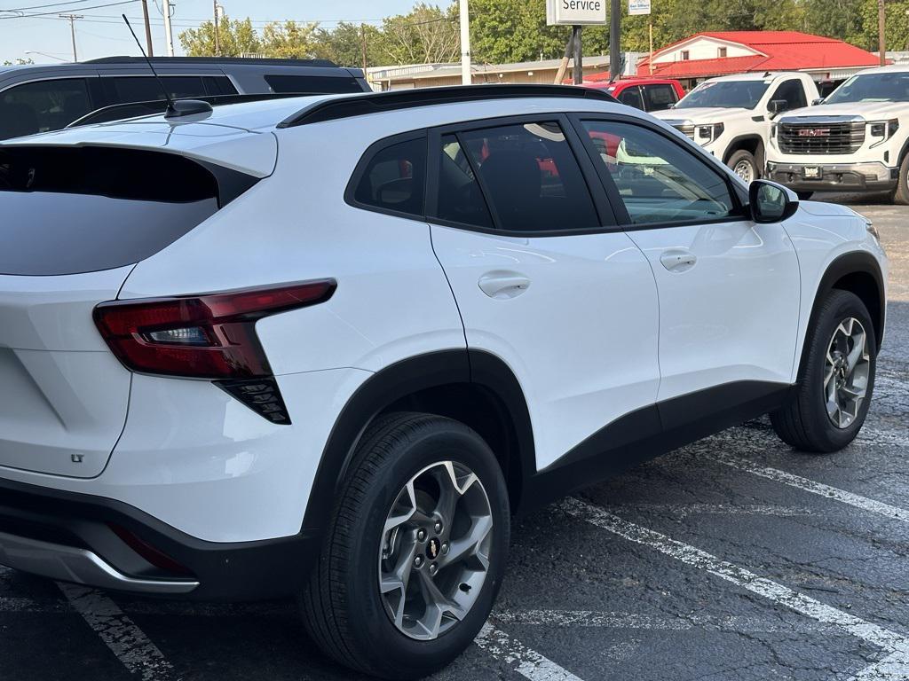 new 2025 Chevrolet Trax car, priced at $24,690