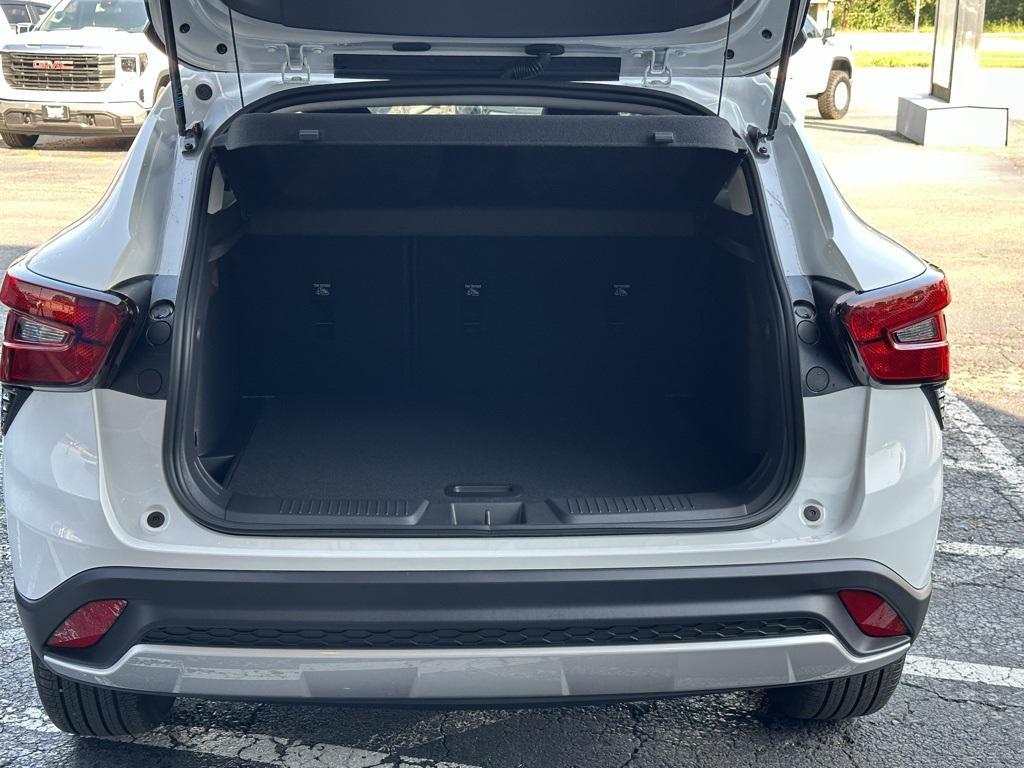 new 2025 Chevrolet Trax car, priced at $24,690