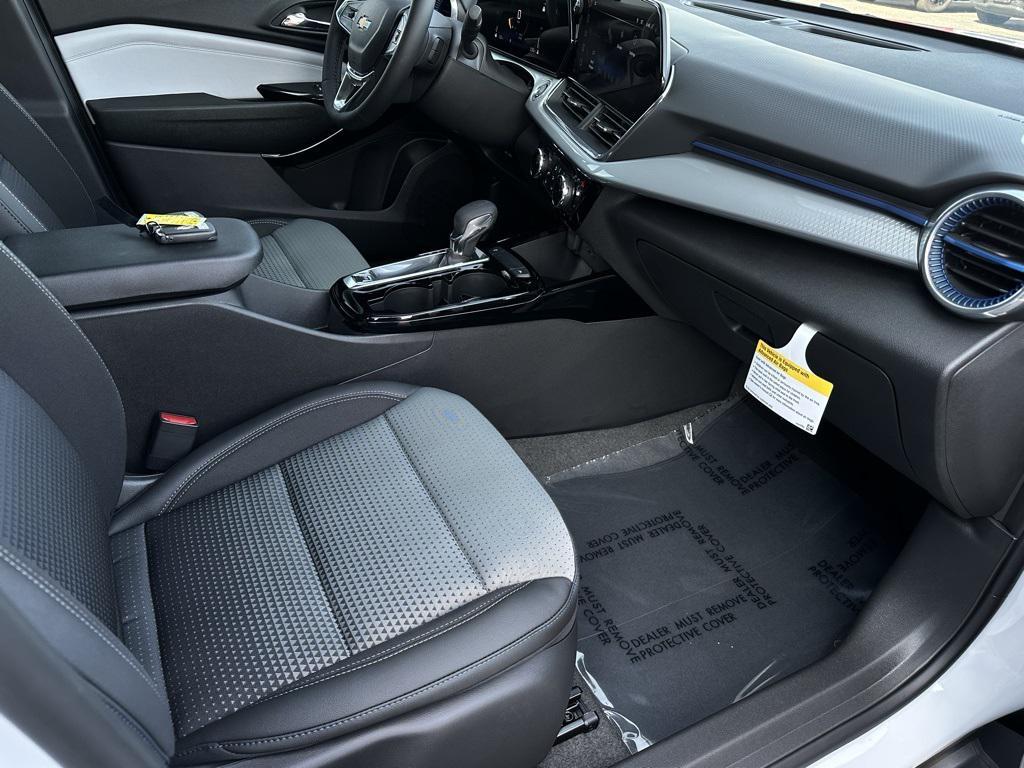 new 2025 Chevrolet Trax car, priced at $24,690