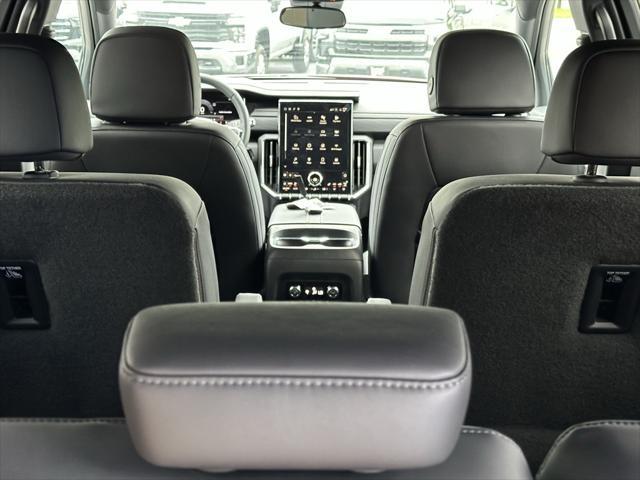 new 2025 GMC Acadia car, priced at $49,089