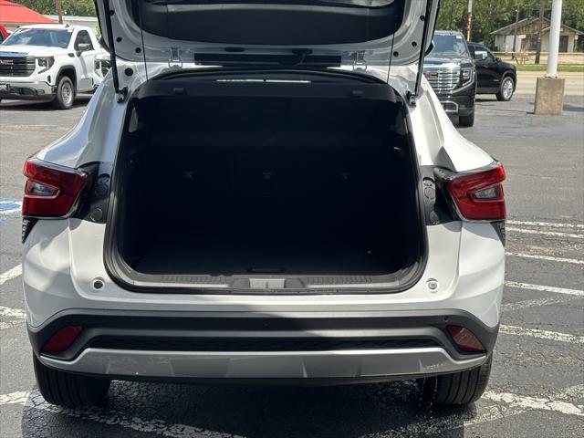 new 2025 Chevrolet Trax car, priced at $24,470