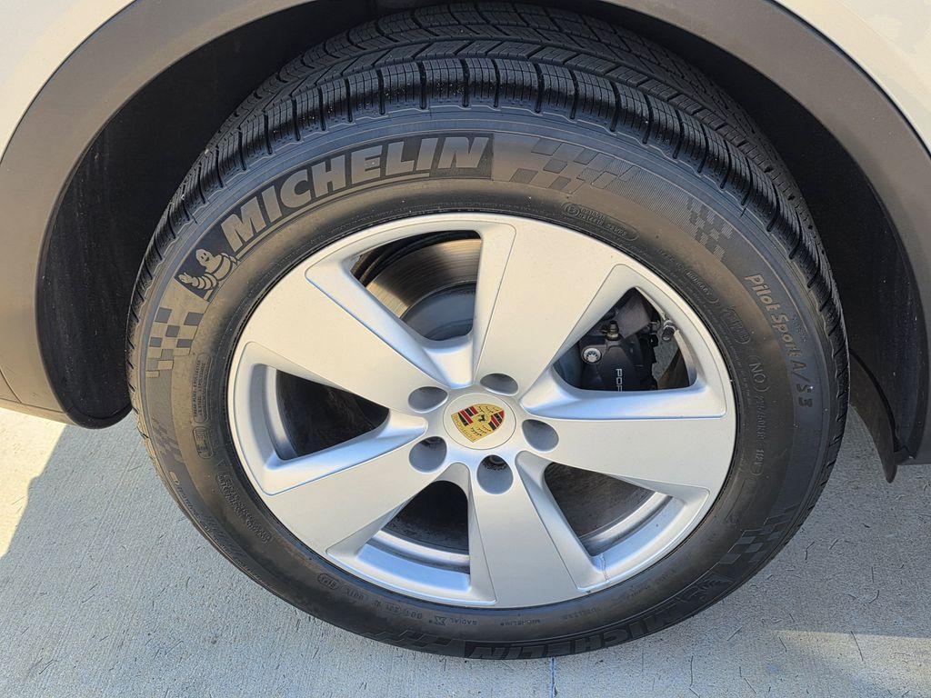 used 2019 Porsche Cayenne car, priced at $37,900