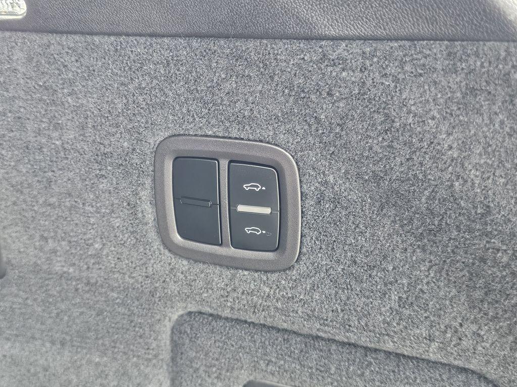 used 2023 Porsche Cayenne car, priced at $100,900