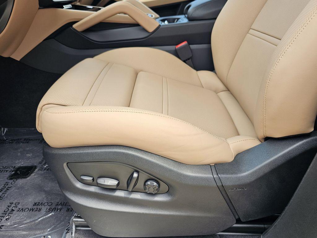 new 2025 Porsche Cayenne car, priced at $136,685